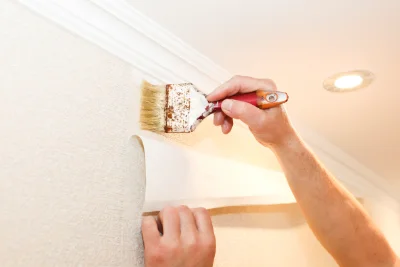 Pose de papier peint à la Chapelle-Biche — revêtements muraux et toiles de verre